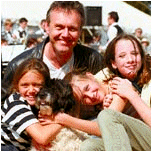 Anthony et ses filles Daisy May et Emily Rose.