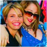 Charisma et Jennifer Blanc.