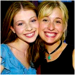 Michelle et Allison Mack.